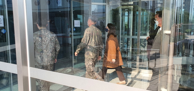 [서울=뉴시스] 애브릴 헤인스 미국 국가정보국장이 13일 오후 국방부 국방정보본부를 방문하고 있다. 2021.05.13. daero@newsis.com *재판매 및 DB 금지