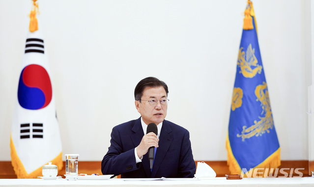 [서울=뉴시스]박영태 기자 = 문재인 대통령이 14일 오전 청와대에서 열린 더불어민주당 지도부 초청 간담회에서 발언하고 있다. 2021.05.14. since1999@newsis.com