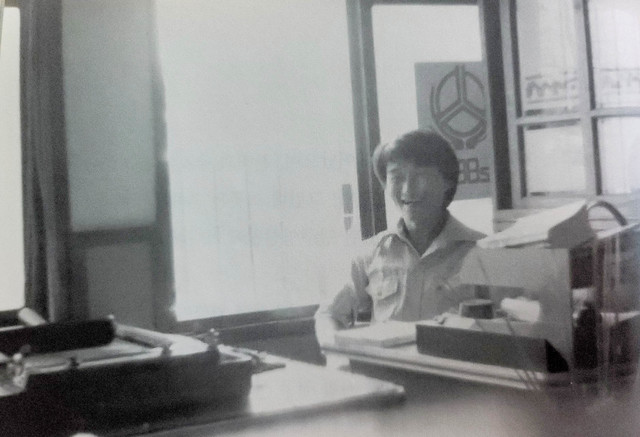 [광주=뉴시스] 변재훈 기자 = 5·18민주화운동 당시 항쟁 참상을 알리고 참여를 독려하고자 만든 민중신문 '투사회보' 제작에 참여했던 박용준 열사 생전 모습. 박 열사가 투사회보 제작 당시 손수 등사지에 쓴 글씨를 디지털 글꼴로 제작하는 작업이 최근 진행 중이다. (사진=지역공공정책플랫폼 '광주로' 제공) 2021.05.13. photo@newsis.com *재판매 및 DB 금지