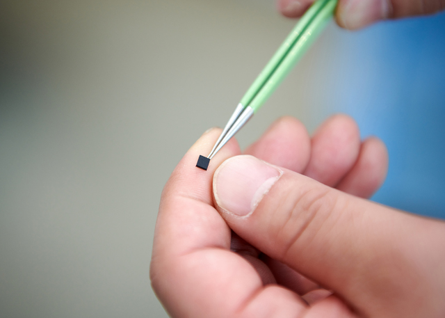 [서울=뉴시스] 삼성전자 DDR5 D램 모듈용 전력관리반도체. (사진=삼성전자 제공) *재판매 및 DB 금지