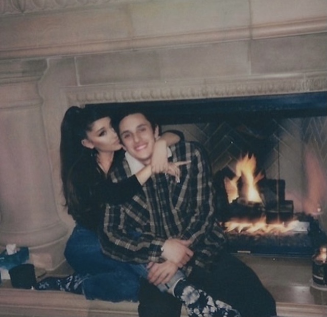 [서울=뉴시스] 아리아나 그란데, 달튼 고메즈. 2021.05.18. (사진 = 인스타그램 캡처) photo@newsis.com