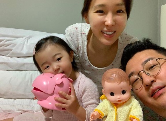 [서울=뉴시스]이지혜 가족(사진=SNS 캡처)2021.05.18 photo@newsis.com *재판매 및 DB 금지