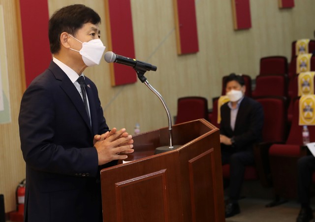 [나주=뉴시스] 지난 17일 전남 나주에서 열린 찾아가는 맞춤형 진로진학 프로그램에 참석한 장석웅 전남교육감. (사진 제공 = 전남도교육청)&nbsp; *재판매 및 DB 금지