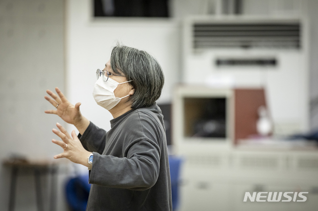 [서울=뉴시스]남인우 연출가. (사진=국립극단 제공) 2021.05.18. photo@newsis.com