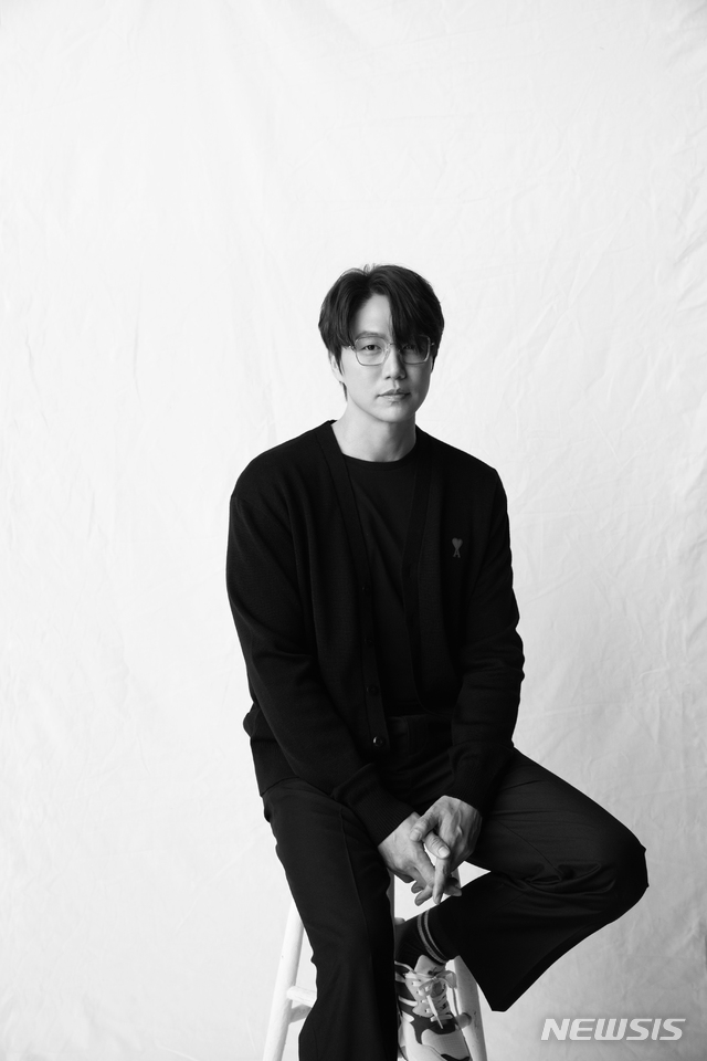 [서울=뉴시스]성시경. (사진=에스케이재원 제공) 2021.05.20. photo@newsis.com