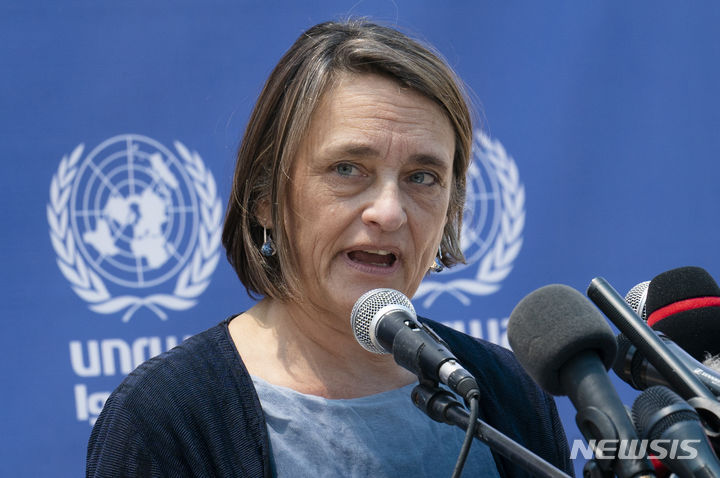 [가자지구=AP/뉴시스]캐나다의 린 헤이스팅스 유엔 중동평화과정 특별조정관 겸 팔레스타인 점령지역 인도주의 조정관이 2021년 5월23일 기자회견에서 가자지구에서 11일 간 지속된 이스라엘과 하마스 간 전쟁 종식에 대해 이야기하고 있다. 이스라엘의 엘리 코헨 외무장관이 6일 하마스에 대한 반대 발언을 거부한 린 헤이스팅스 유엔 인도주의 조정관에 대한 거주 비자가 취소될 것이라고 말했다고 BBC가 보도했다. 2023.12.06.