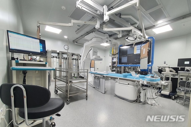 [부천=뉴시스]정일형 기자= 새롭게 단장한 부천세종병원 혈관촬영실. (사진은 부천세종병원 제공)