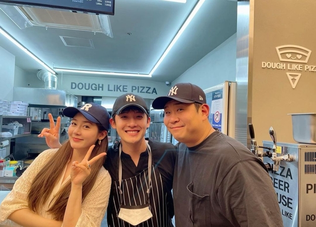 [서울=뉴시스] 배우 맹세창, 피자집 오픈. 사진 = 맹세창 인스타그램. 2021.5.26. photo@newsis.com *재판매 및 DB 금지