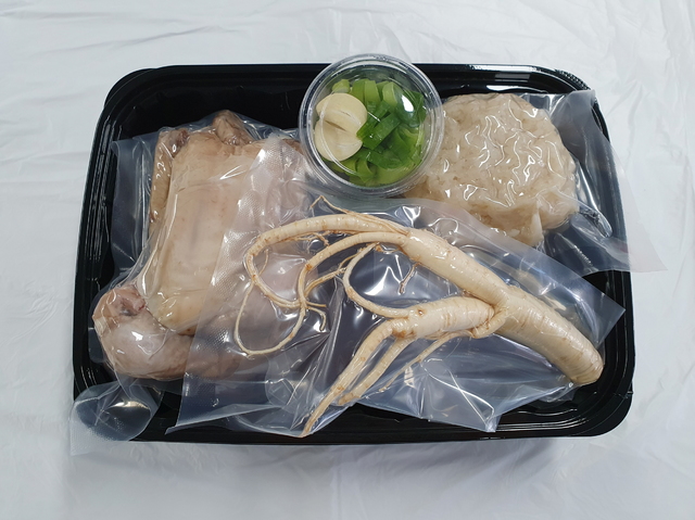  영주칠향계 풍기인삼 삼계탕 밀키트 (사진=영주시 제공) *재판매 및 DB 금지