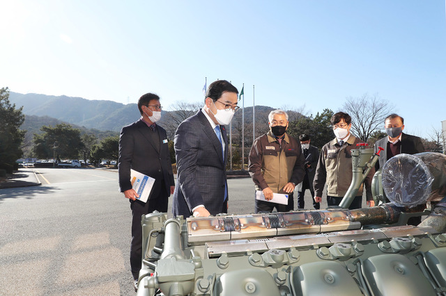 허성무 시장 "STX엔진, K9 자주포 엔진 국산화 환영"