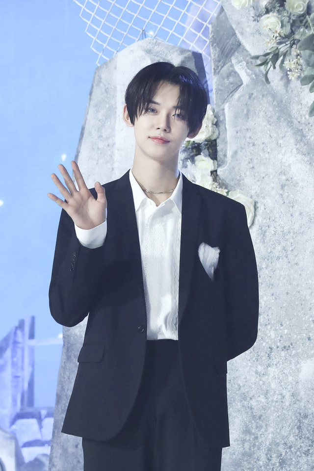 [서울=뉴시스]최진석 기자 = 그룹 투모로우바이투게더(TXT)의 연준이 31일 열린 ‘혼돈의 장: FREEZE’ 미디어 쇼케이스에 참석해 포즈를 취하고 있다. (사진=빅히트 뮤직 제공) 2021.05.31. photo@newsis.com *재판매 및 DB 금지