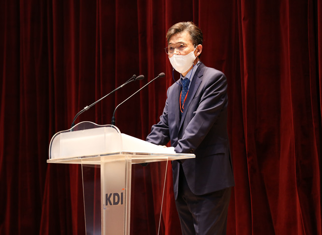 [세종=뉴시스] 홍장표 한국개발연구원(KDI) 원장. (사진=KDI 제공) *재판매 및 DB 금지