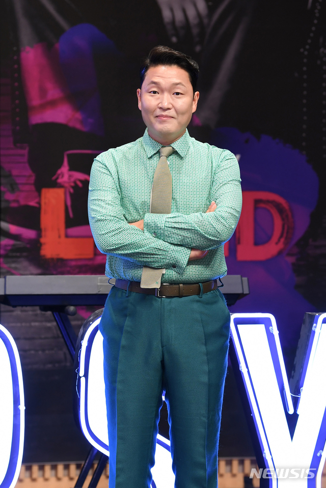 [서울=뉴시스]가수 싸이가 3일 온라인으로 진행된 SBS '라우드' 제작발표회에 참석했다. (사진=SBS 제공) 2021.06.03. photo@newsis.com