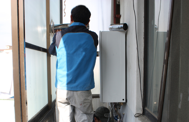 [서울=뉴시스] 보일러 작업 모습. (사진=뉴시스 DB). photo@newsis.com *재판매 및 DB 금지