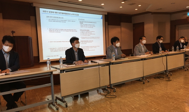 [대전=뉴시스]대전열병합발전㈜ 관계자들이 10일 오전 회사에서 기자간담회를 열고 열병합발전 현대화 사업에 대해 설명하고 있다. *재판매 및 DB 금지