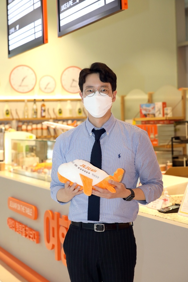 [서울=뉴시스] 최병찬 제주항공 객실기획팀장.