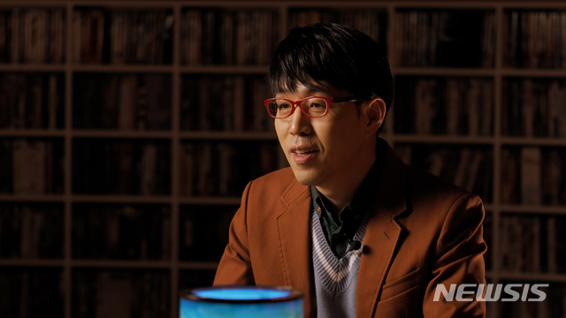 [서울=뉴시스] '헐왓챠에 이동진' 스틸. (사진=왓챠 제공) 2021.06.11 photo@newsis.com