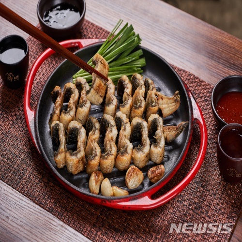 [서울=뉴시스] 민물장어 요리. 