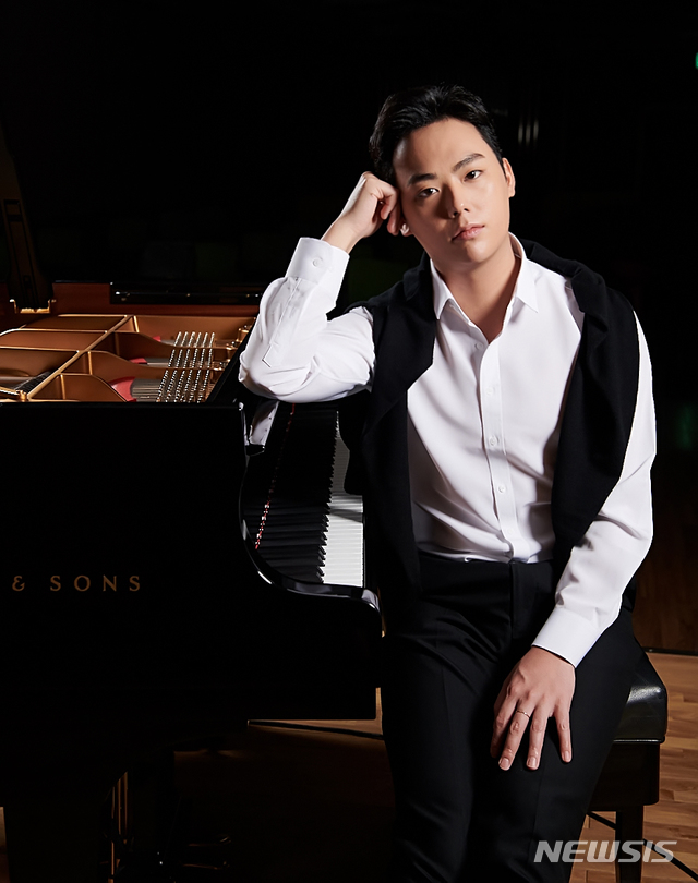 [서울=뉴시스]피아니스트 신창용(사진=롯데콘서트홀 제공)2021.06.15 photo@newsis.com 