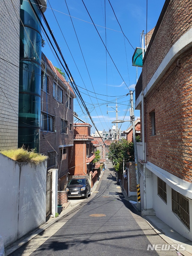 [서울=뉴시스] 이예슬 기자 = 공공재개발을 추진 중인 장위9구역의 모습.