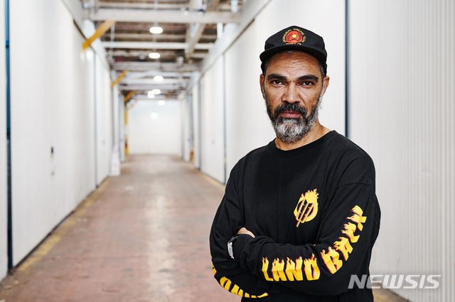 [서울=뉴시스] 다니엘 보이드(Daniel Boyd) 작가. 이미지사진: Joshua Morris이미지 제공: 국제갤러리