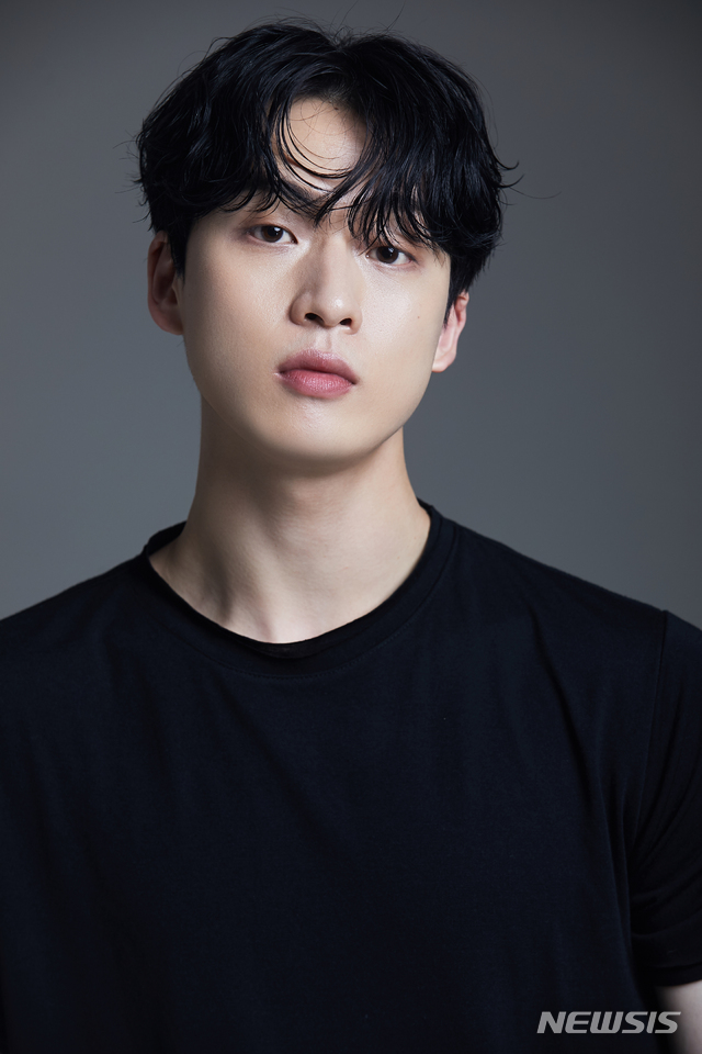 [서울=뉴시스]배우 김강민. (사진 = 이니셜 엔터테인먼트 제공) 2021.06.17.photo@newsis.com