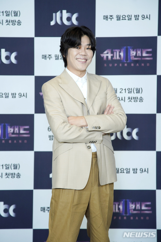 [서울=뉴시스]이상순이 21일 온라인으로 진행된 JTBC '슈퍼밴드2' 제작발표회에 참석했다. (사진=JTBC 제공) 2021.06.21. photo@newsis.com