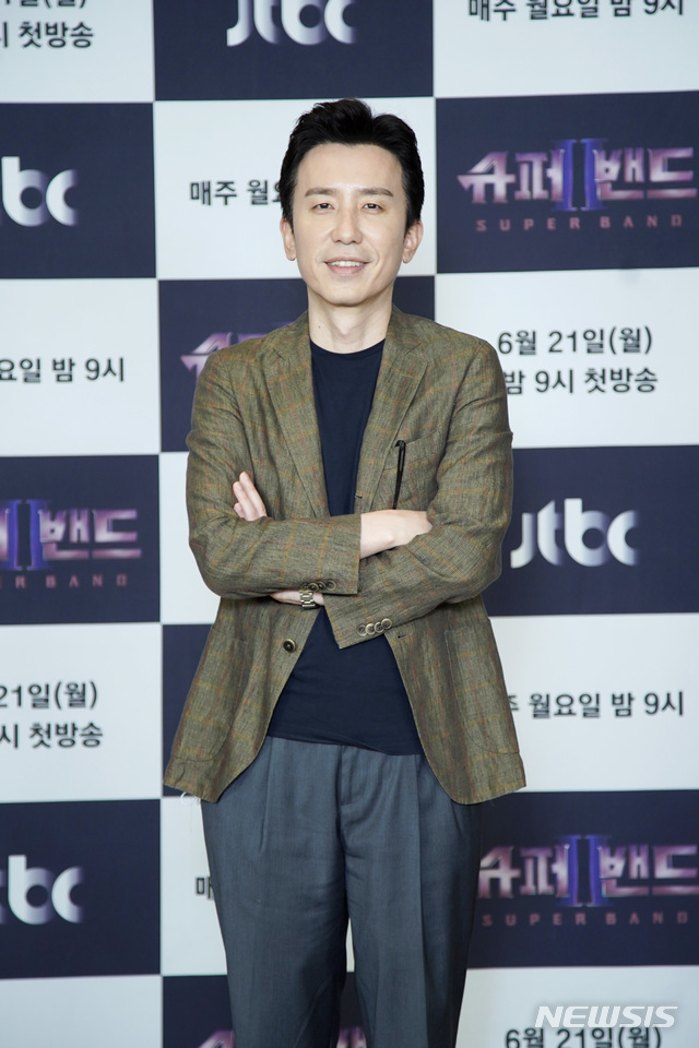 [서울=뉴시스]유희열이 21일 온라인으로 진행된 JTBC '슈퍼밴드2' 제작발표회에 참석했다. (사진=JTBC 제공) 2021.06.21. photo@newsis.com