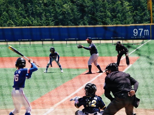 [뉴시스=세종]결승 경기를 하고 있는 세종시리틀야구단과 강서구 팀 경기 모습. 2021.06.21. ssong1007@newsis.com *재판매 및 DB 금지