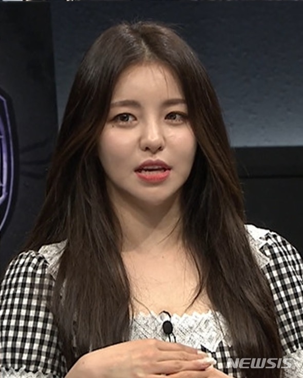 [서울=뉴시스]'강철부대' 스페셜MC 나선 브레이브걸스 유정. (사진 = 채널A, SKY채널 제공) 2021.06.22.photo@newsis.com