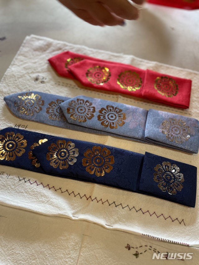 [전주=뉴시스]윤난슬 기자 = 금박댕기 모습.(사진=전주한벽문화관 제공) 