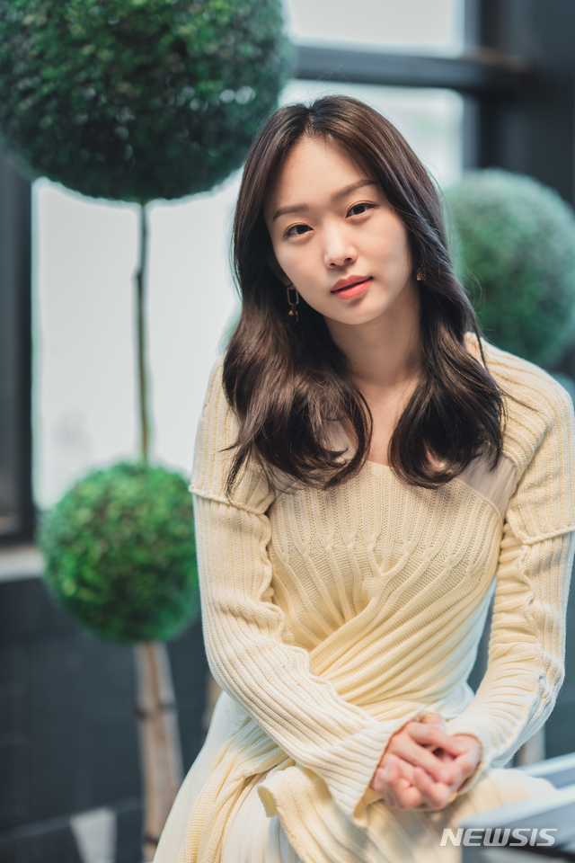 [서울=뉴시스] 영화 '미드나이트' 진기주. (사진=티빙, CJ ENM 제공) 2021.06.24 photo@newsis.com