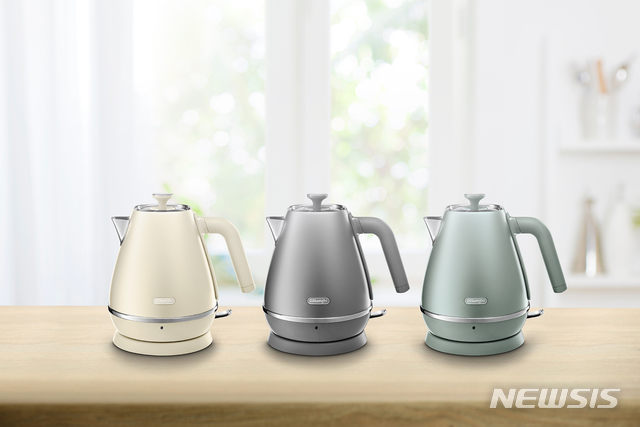 [서울=뉴시스] 드롱기 전기주전자 ‘디스틴타 펄라 (사진=드롱기 제공)