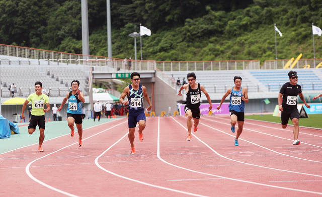 [서울=뉴시스] 한국 육상 단거리의 김국영. (사진 = 대한육상연맹 제공) *재판매 및 DB 금지