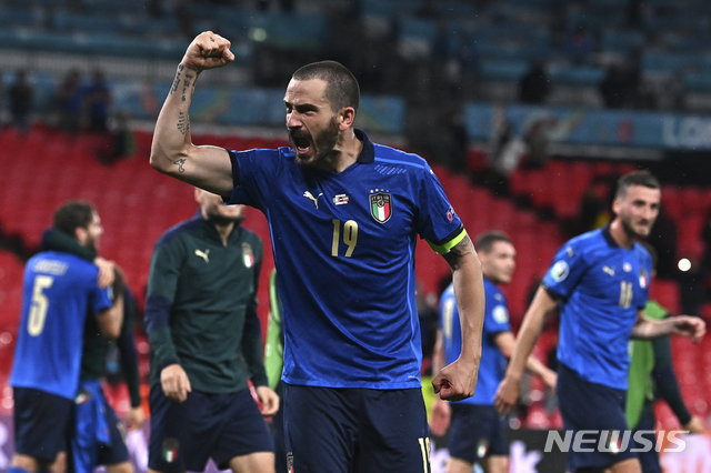 [런던=AP/뉴시스] 이탈리아가 연장 승부 끝에 유로2020 8강에 올랐다. 2021.06.26.