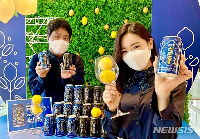 [진화하는 먹거리]"통레몬을 그대로 담았다" 순하리 레몬진