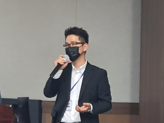 [창원=뉴시스] 강경국 기자 = 전정현 경남벤처스타트업협회 회장이 29일 경남테크노파크에서 열린 2021 멘토뱅크 사업 기업 협약식에서 인사말을 하고 있다. (사진=경남벤처스타트업협회 제공). 2021.06.29. photo@newsis.com *재판매 및 DB 금지