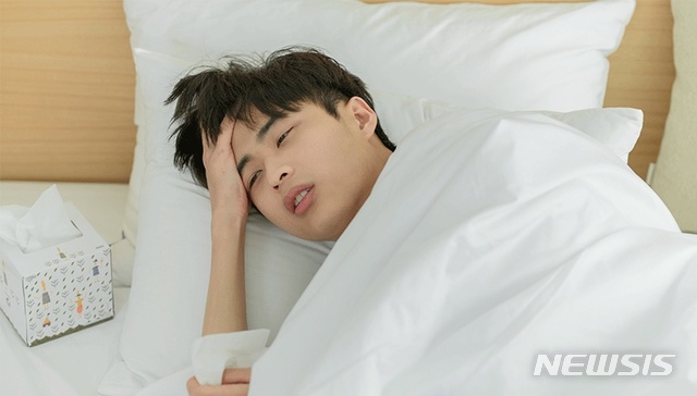 [서울=뉴시스]세균·곰팡이·기생충·바이러스 등이 체내에 침입하면 급성 감염성 전신 염증 반응인 패혈증을 일으킨다. (사진=국민건강보험공단 제공) 2021.06.30