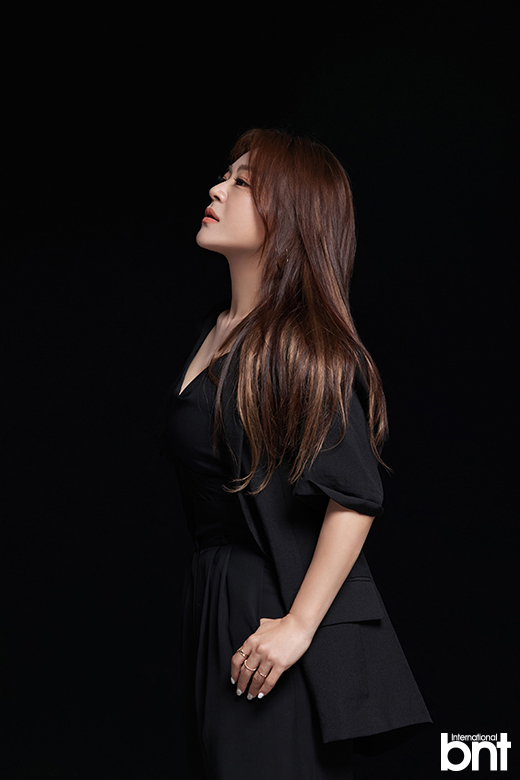 [서울=뉴시스] 가수 이영현 화보. (사진 = BNT) 2021.06.30. photo@newsis.com *재판매 및 DB 금지