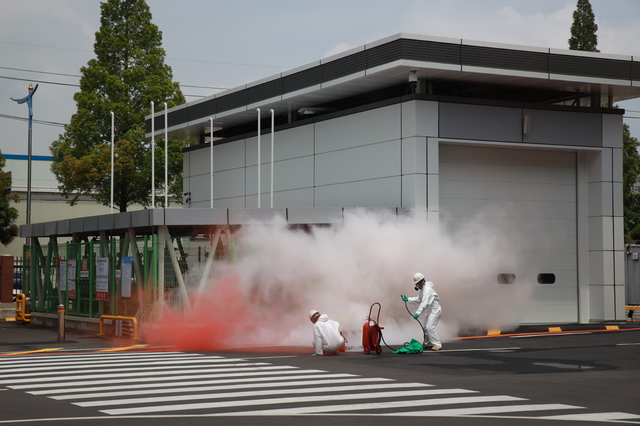 [서울=뉴시스] 유해화학물질 사고대응 비상훈련 모습. (사진은 기사 내용과 관련 없습니다.) (사진=뉴시스 DB). photo@newsis.com *재판매 및 DB 금지
