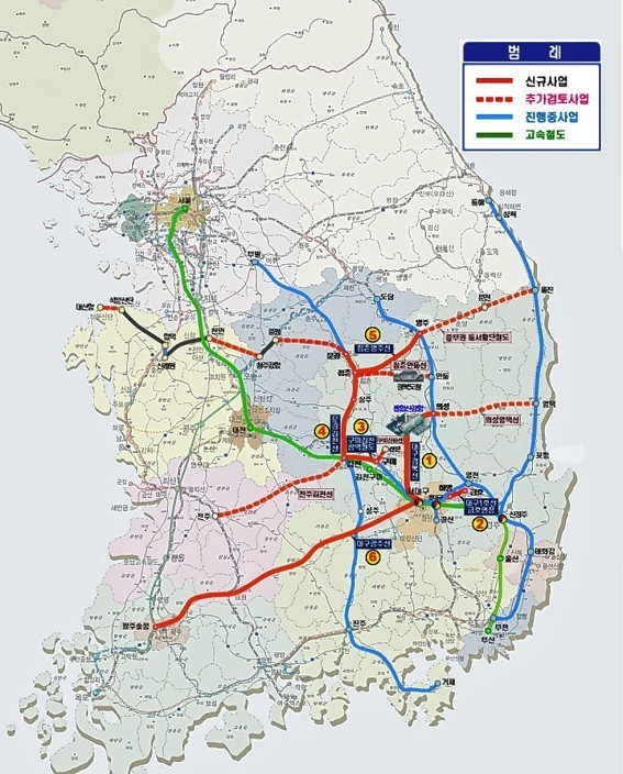 [영덕=뉴시스] 강진구 기자 = 경북 영덕군은 국토교통부가 향후 10년간(2021~2030) 국가철도망에 대한 투자계획을 담은 제4차 국가철도망 구축계획을 발표하면서 철도산업위원회의 심의·의결을 거쳐 ‘의성~영덕선’을 추가 검토사업으로 최종 확정했다고 2일 밝혔다.사진은 노선도.(사진=영덕군 제공) 2021.07.02.photo@newsis.com *재판매 및 DB 금지