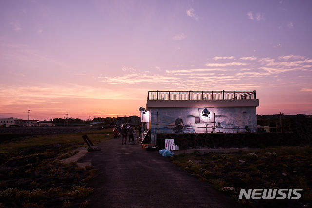 [서울=뉴시스] 빛나는 순간 캡처 (사진=명필름, 웬에버스튜디오 제공) 2021.07.07. photo@newsis.com