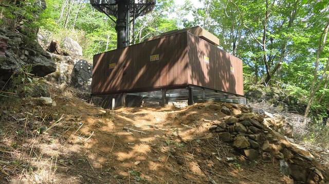 [산청=뉴시스] 지리산국립공원 세석~거림 구간에 설치된 공용기지국. *재판매 및 DB 금지