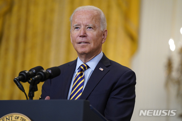 [워싱턴=AP/뉴시스] 조 바이든 미국 대통령이 지난달 8일(현지시간) 백악관에서 아프가니스탄 주재 미군 철군 관련 기자회견에서 발언하고 있다. 2021.08.13.