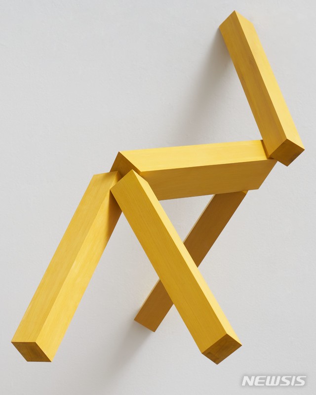 [서울=뉴시스] untitled, 2021wood and oil paint28" × 15-5/8" × 32-1/8" (71.1 cm × 39.7 cm × 81.6 cm)No. 77445Photo by Jonathan Nesteruk© Joel Shapiro / Artists Rights Society (ARS), Courtesy Pace Gallery