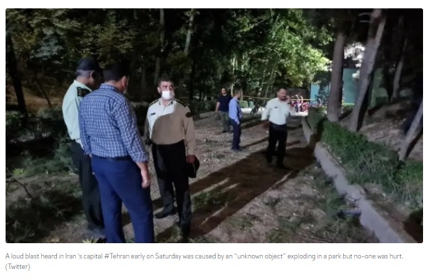 [서울=뉴시스] 이란 테헤란 도심 멜라트 공원에서 10일 새벽(현지시간) 폭발 사고가 발생했다고 IRNA 등 현지 언론이 보도했다. 사진은 사고 현장의 모습. (사진출처: 알아라비야 뉴스 홈페이지 캡쳐) 2021.07.11.