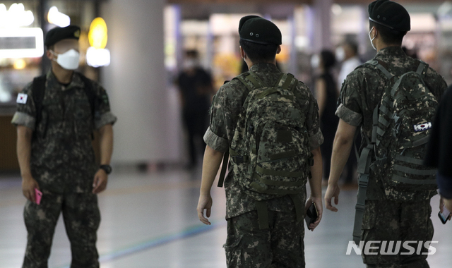 [인천=뉴시스] 휴가 중인 군인. (사진=뉴시스DB) 2025.11.29. photo@newsis.com *기사 특정 내용과 무관
