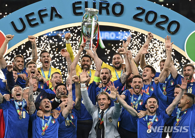 [런던=AP/뉴시스]유로2020 우승팀 이탈리아. 2021.07.12. 