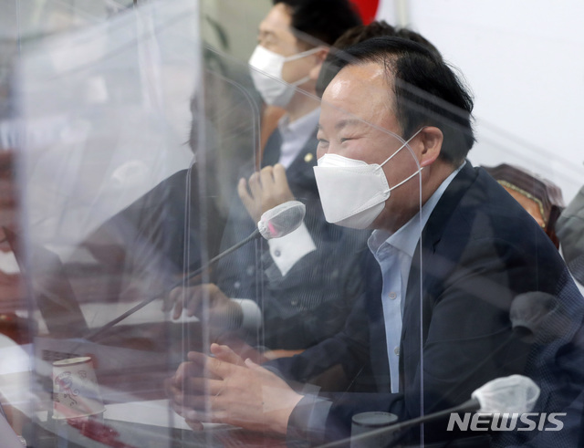 [서울=뉴시스]최동준 기자 = 김재원 국민의힘 최고위원이 12일 서울 여의도 국회에서 열린 최고위원회의에서 발언하고 있다. (공동취재사진) 2021.07.12. photo@newsis.com 