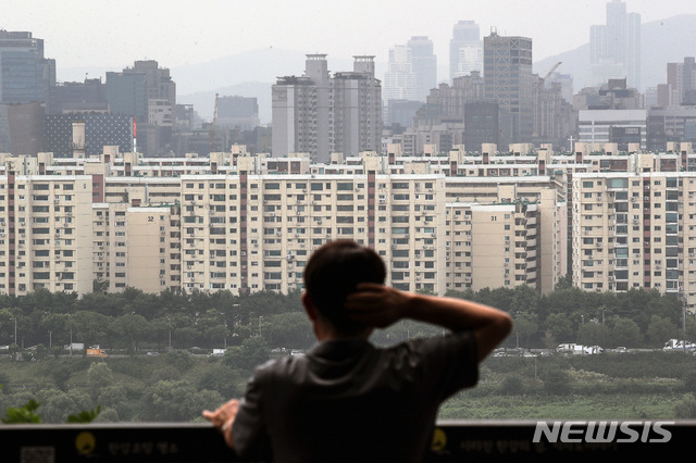 [서울=뉴시스] 김병문 기자 = 서울의 한 아파트 단지. 2021.07.12. dadazon@newsis.com